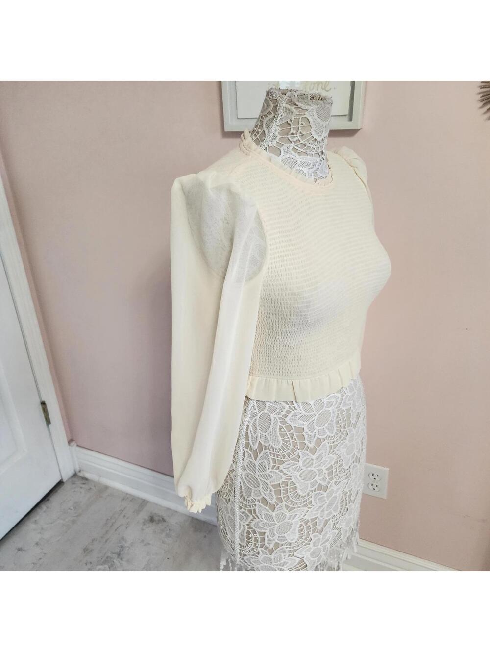 NWOT Aritzia Wilfred Cream Smocked Crop Top Sheer Puff Sleeve Women’s XXS